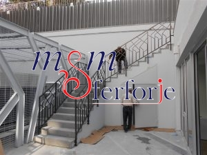 103 FERFORJE MERDİVEN KORKULUĞU