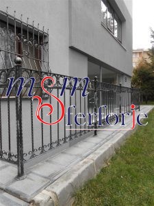 127 FERFORJE BAHÇE KORKULUKLARI