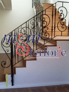 163 FERFORJE MERDİVEN KORKULUĞU